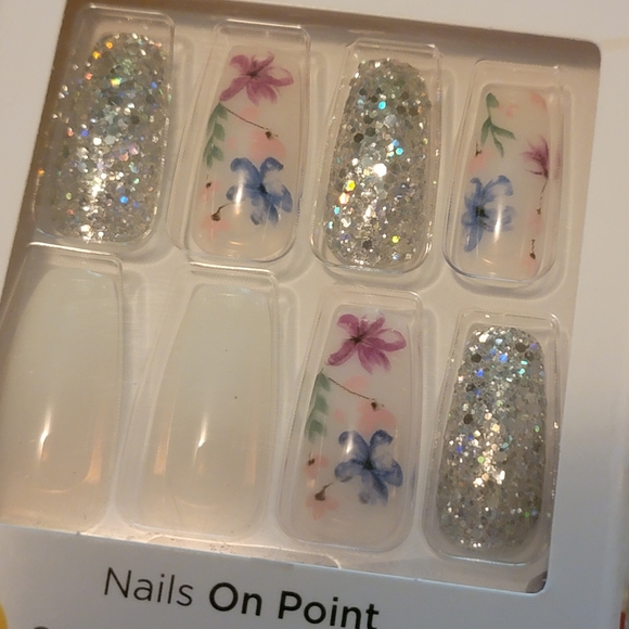 Kiss Acrylic Nails - Picture 7 of 8